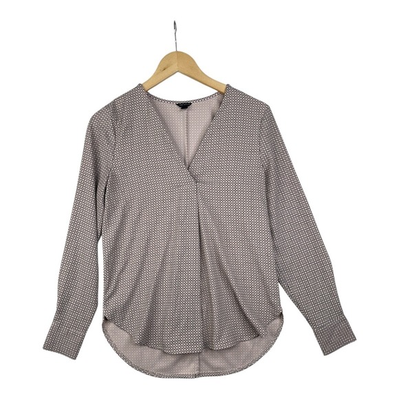 Ann Taylor Tops - Ann Taylor Circle Print Long Sleeve V-neck Blouse size XS Light Pink/Black